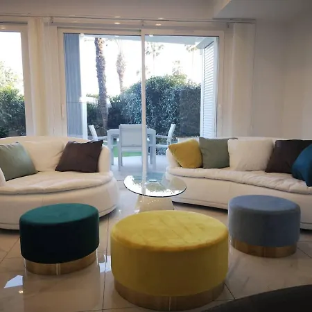 Palais Napoleon Luxury Seafront Flat Golfe Juan Appartement